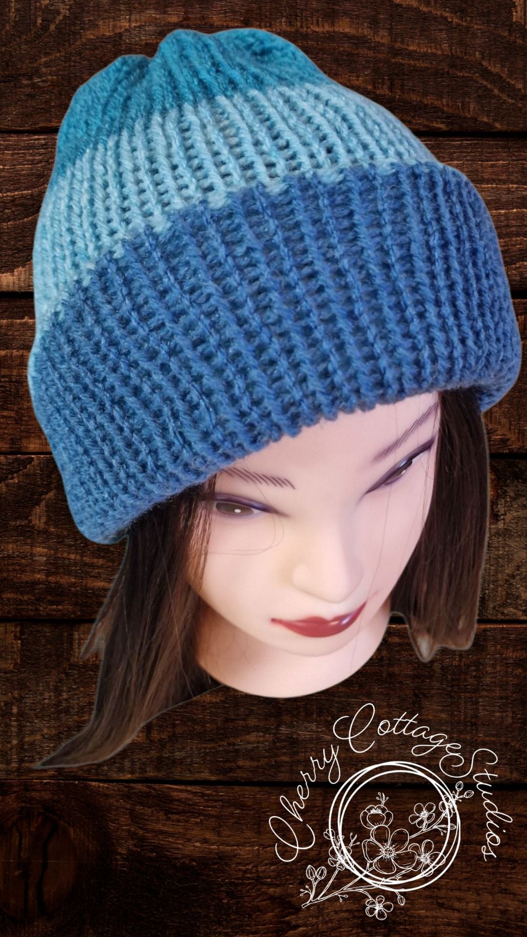 Blue Drift – Double-Layered Knitted Beanie Hat