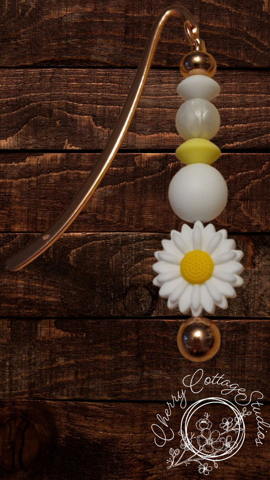 A Daisy In Bloom - Metal Beaded Bookmark