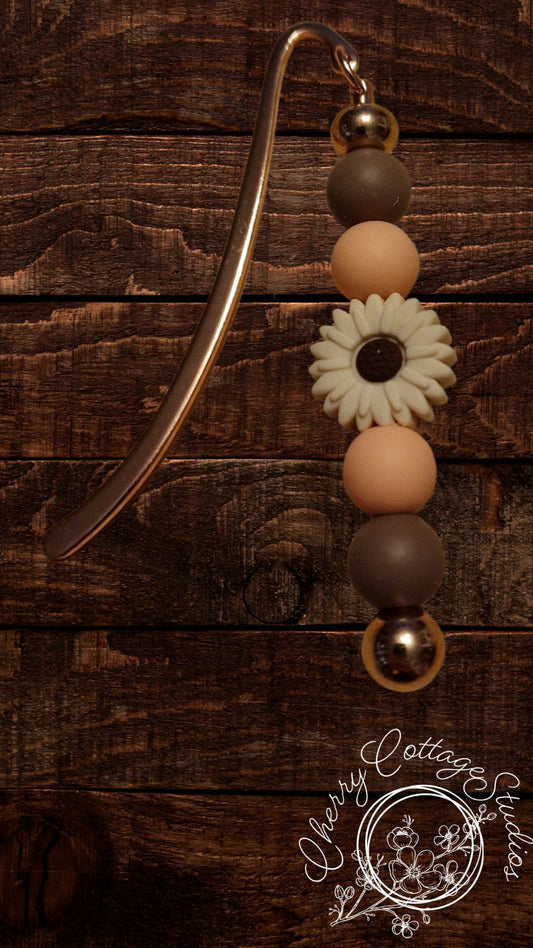 Daisy And Peach - Metal Beaded Bookmark